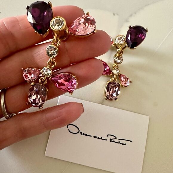 Oscar de La Renta chandellier earrings - Picture 2 of 4